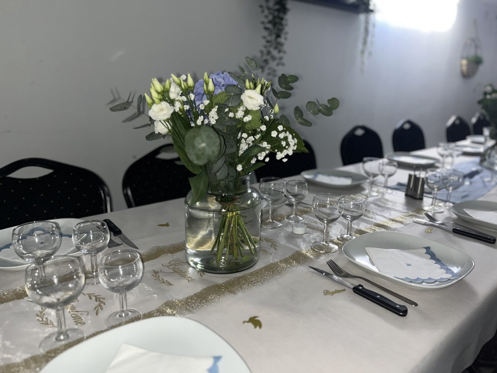 Table dressée pour une réception familiale chez Team Square